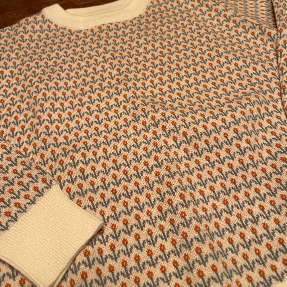 Flower sweater - Picture 2 of 2